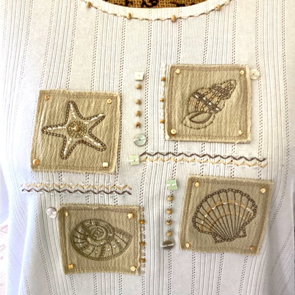 Beautiful top with seashell motif and lovely detailing with buttons & beads. - Picture 3 of 7